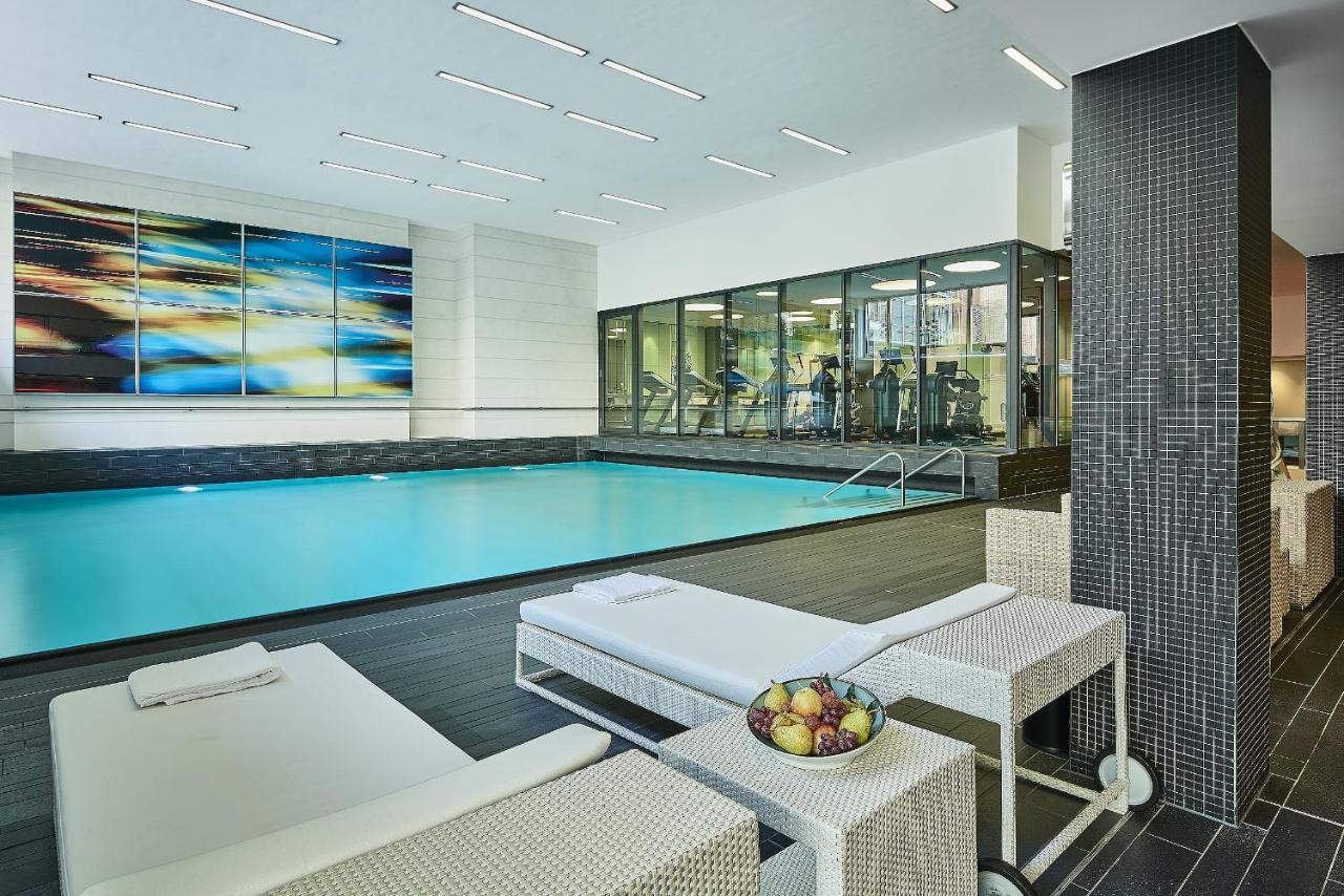 Hotel Pullman Berlin Schweizerhof Exterior foto The pool at the Mandarin Oriental, Munich