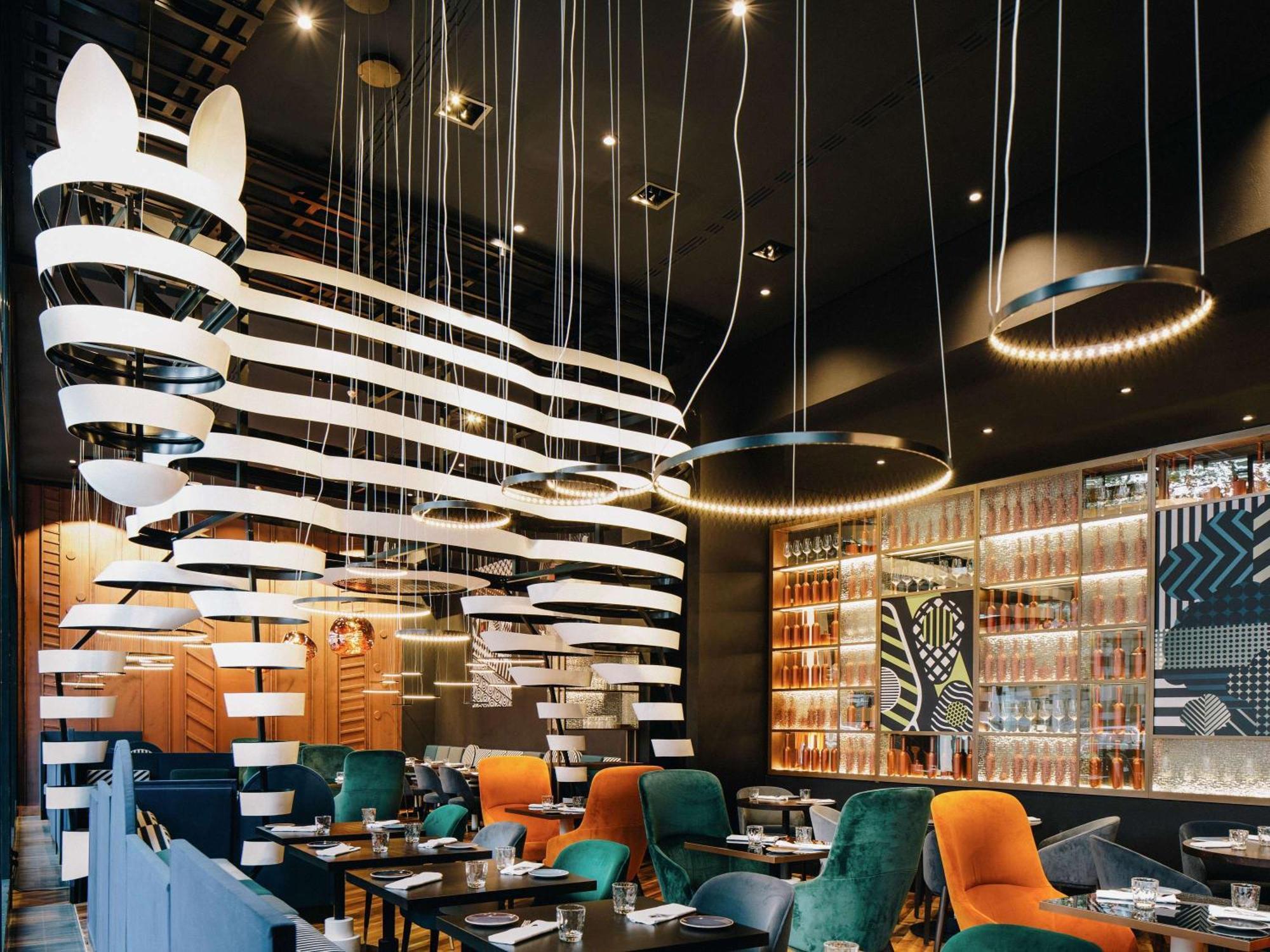 Hotel Pullman Berlin Schweizerhof Exterior foto Restaurant interior