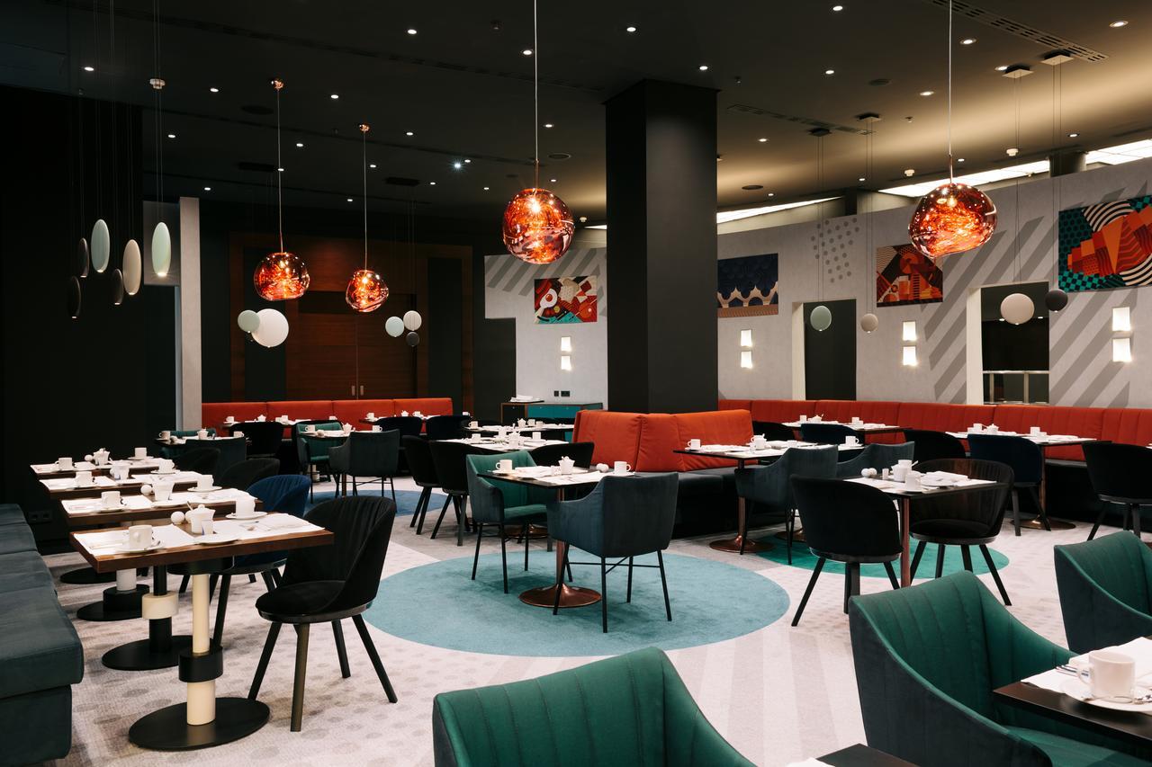 Hotel Pullman Berlin Schweizerhof Exterior foto Restaurant interior