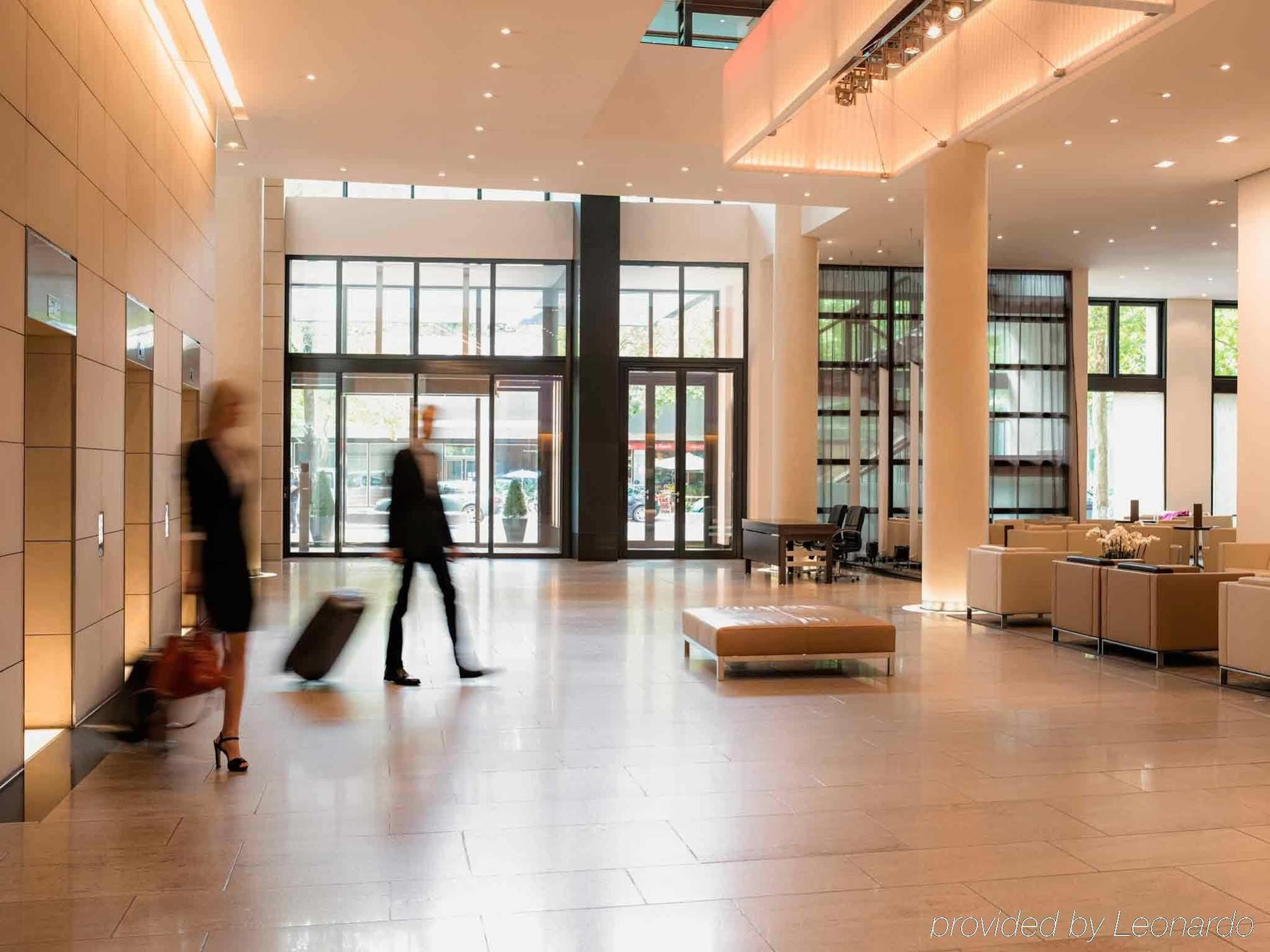 Hotel Pullman Berlin Schweizerhof Exterior foto Lobby