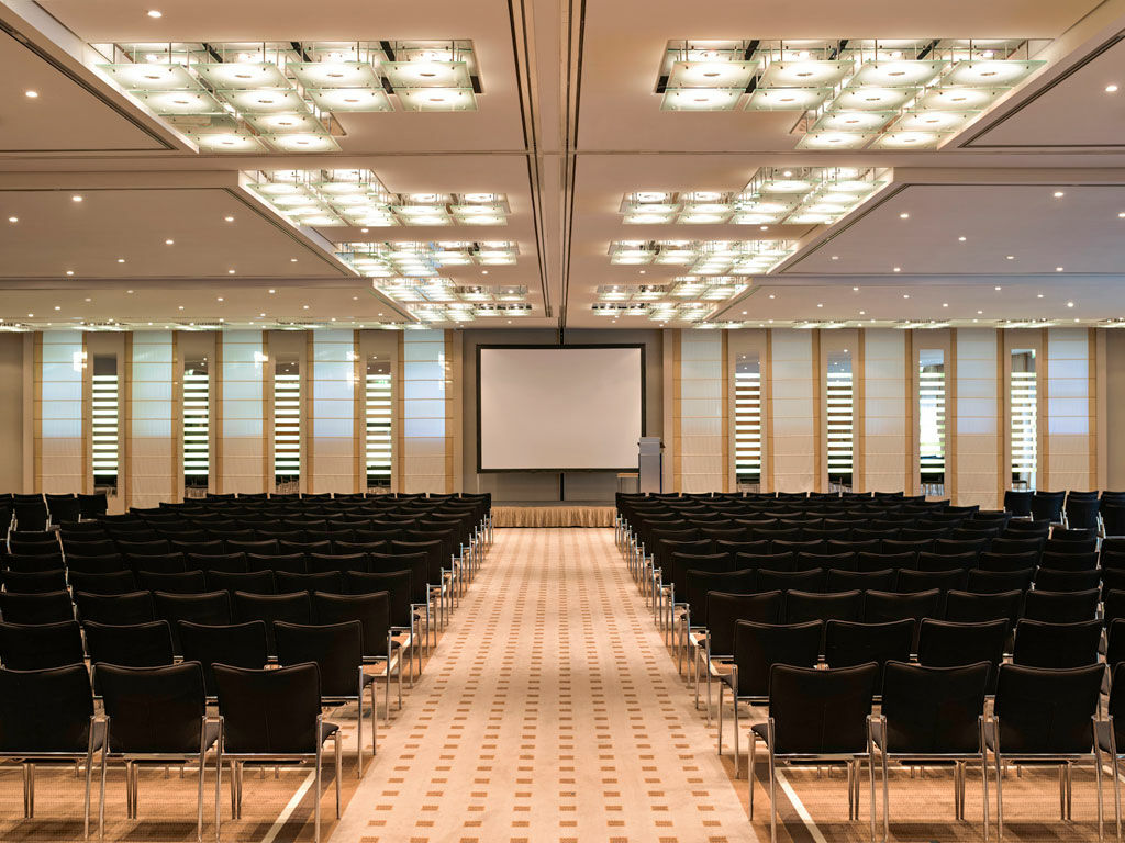 Hotel Pullman Berlin Schweizerhof Exterior foto The main conference hall